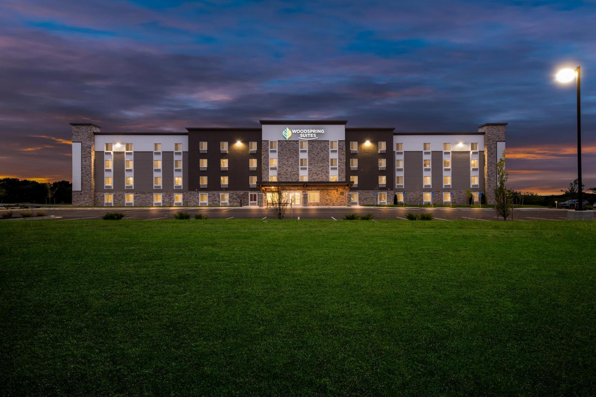 Woodspring Suites Kansas City Airport المظهر الخارجي الصورة