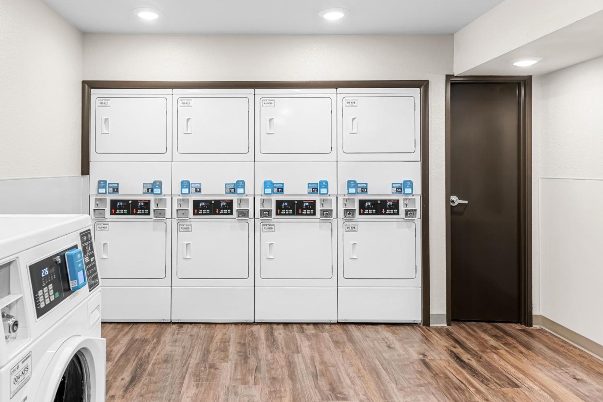 Woodspring Suites Kansas City Airport المظهر الخارجي الصورة